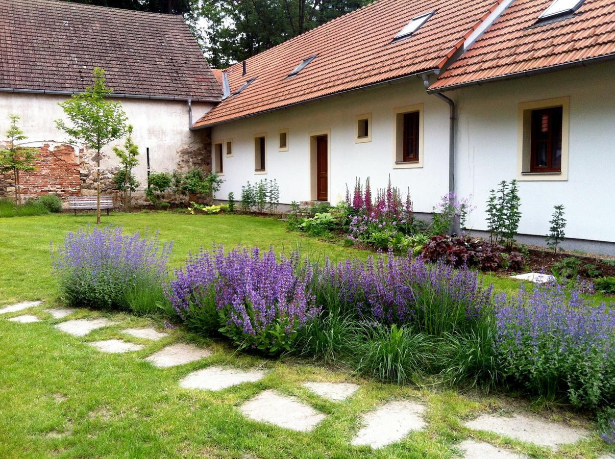Veverci Dvur Hotel Rosec Exterior foto